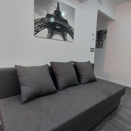 Madrid Luna House Apartment ภายนอก รูปภาพ