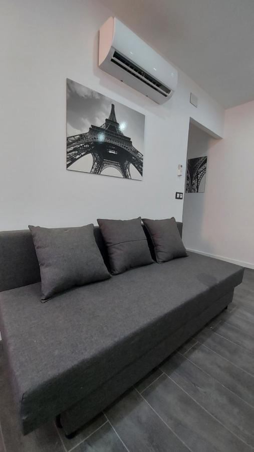 Madrid Luna House Apartment ภายนอก รูปภาพ