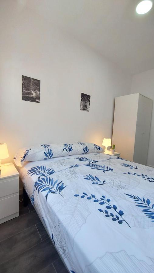 Madrid Luna House Apartment ภายนอก รูปภาพ