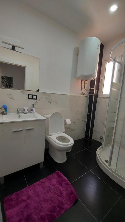 Madrid Luna House Apartment ภายนอก รูปภาพ
